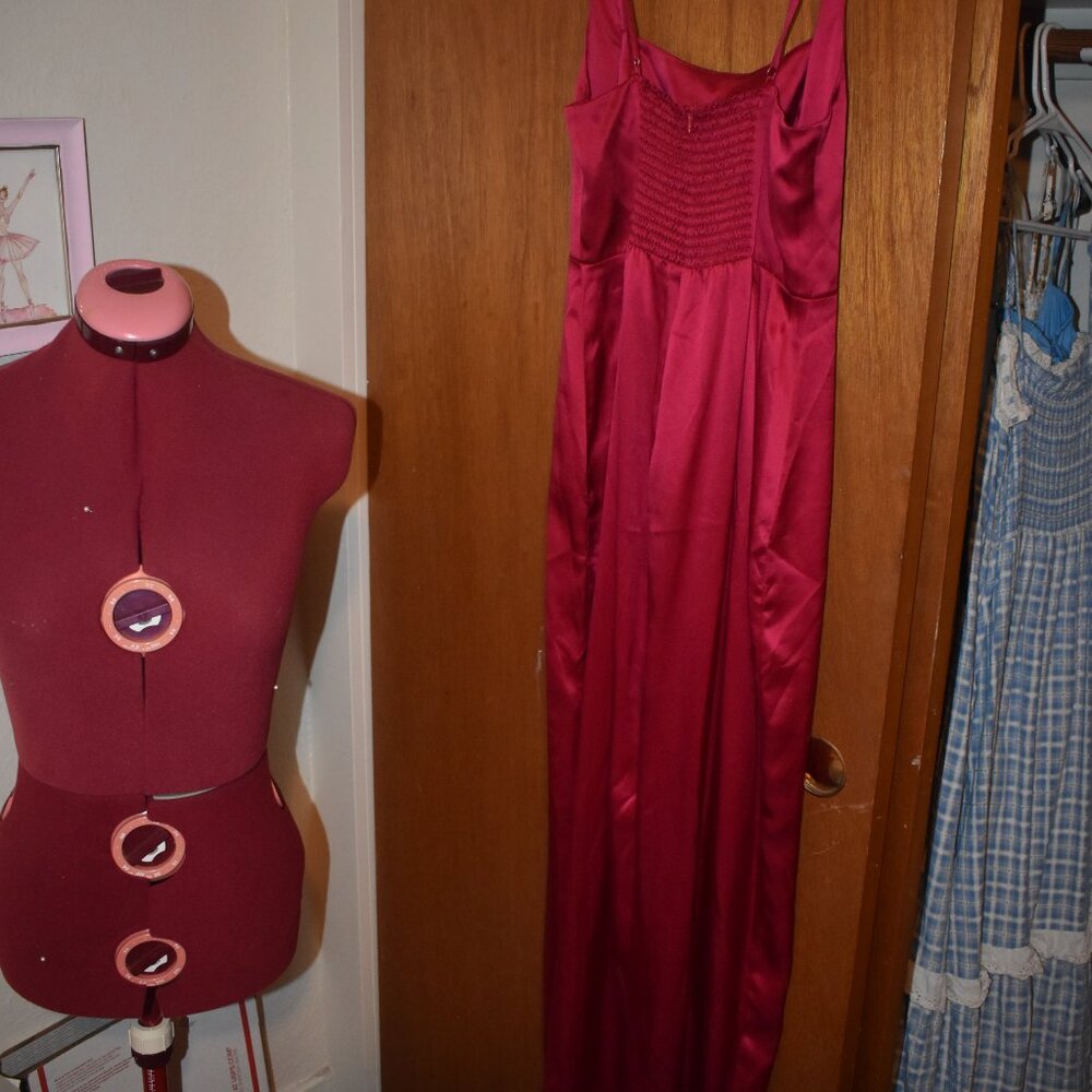 Solay Silk Dress Rhubarb Size 6 Reformation NWOT Never Worn Magenta Pink - Picture 3 of 4